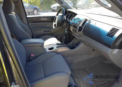 2010 Toyota Tacoma Base V6 z USA, uszkodzony, nr VIN 3TMLU4EN3AM043940